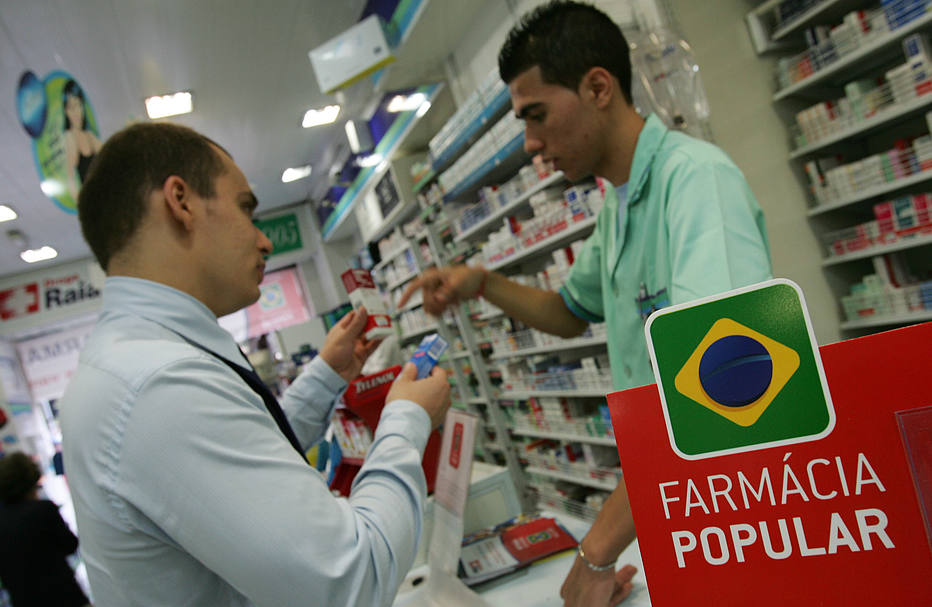 Na mira de Guedes, Farmácia Popular atende mais de 20 milhões por ano
